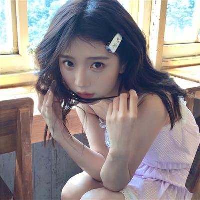 捷运上的女孩